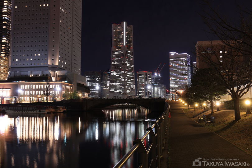 運河前遊歩道の夜景スポット写真（2）