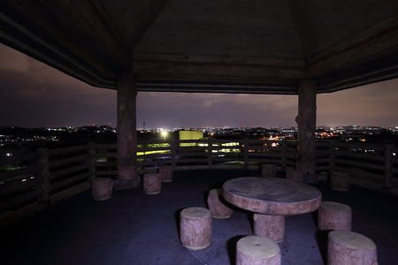 西部プラザ公園　展望台の夜景スポット写真（3）class=