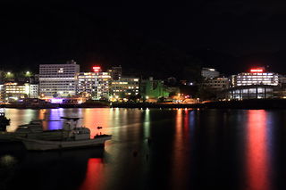 熱海港海釣り施設付近の夜景スポット写真（1）class=