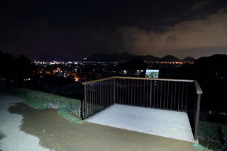韮山反射炉 展望デッキの夜景スポット写真（3）class=