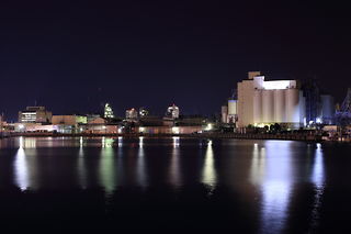 新港町の工場夜景