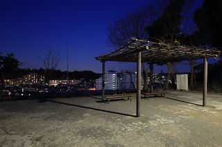 伊勢山公園 かざはや広場の夜景スポット写真（3）class=