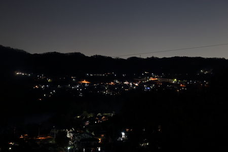 津久井湖城山公園　展望デッキの夜景スポット写真（1）class=
