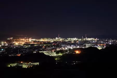 金子中萩停車場線の夜景
