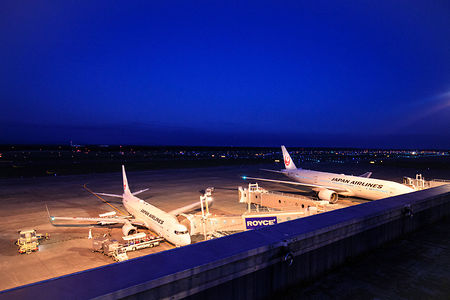 新千歳空港ターミナルビル 展望デッキの夜景スポット写真（2）class=