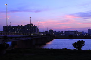 小松川大橋と荒川