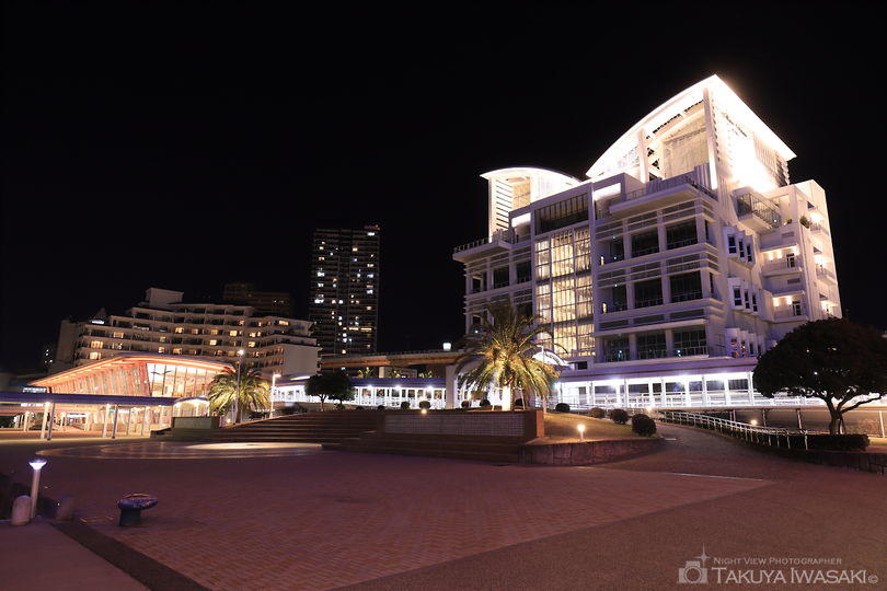 中突堤中央ターミナル（かもめりあ）前の夜景スポット写真（3）