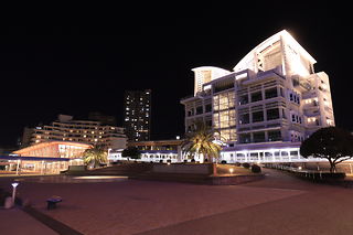 中突堤中央ターミナル（かもめりあ）前の夜景スポット写真（3）class=