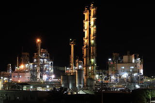 イハラニッケイ化学工業前の夜景スポット写真（2）class=