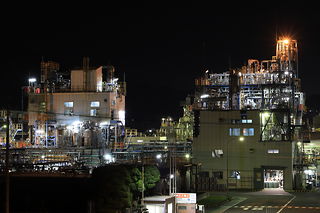 イハラニッケイ化学工業前の夜景スポット写真（3）class=