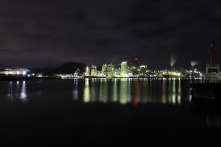 港町の夜景スポット写真（1）class=