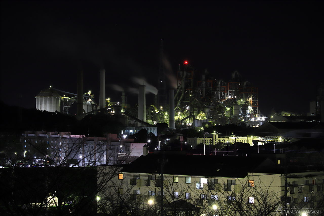 三菱マテリアルを望む