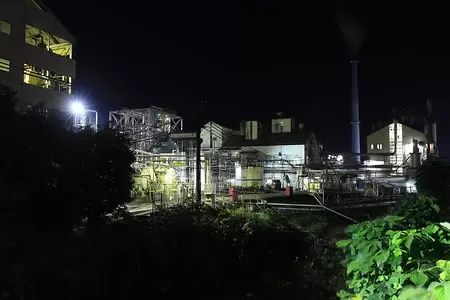 青梅　北陸新幹線下（デンカ青梅工場）の夜景