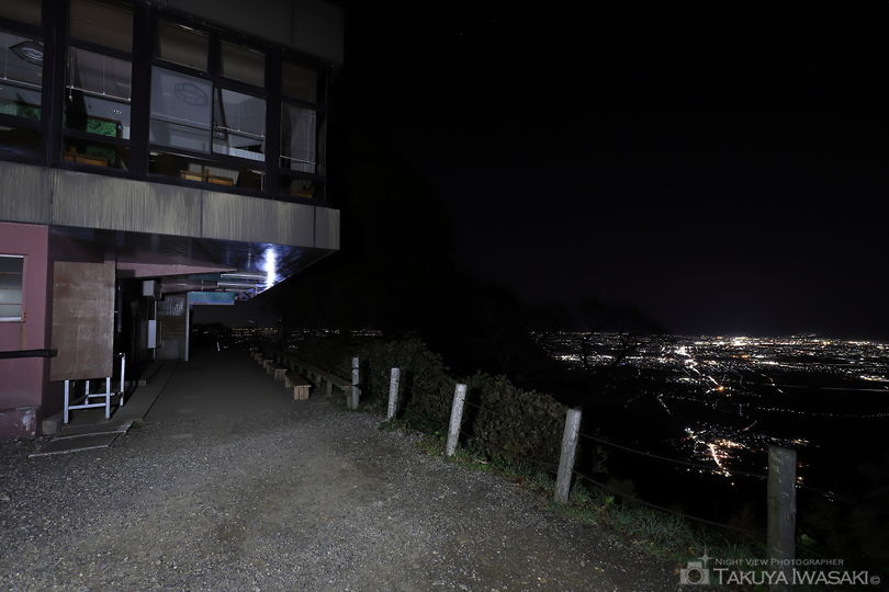 弥彦山頂公園の夜景スポット写真（3）