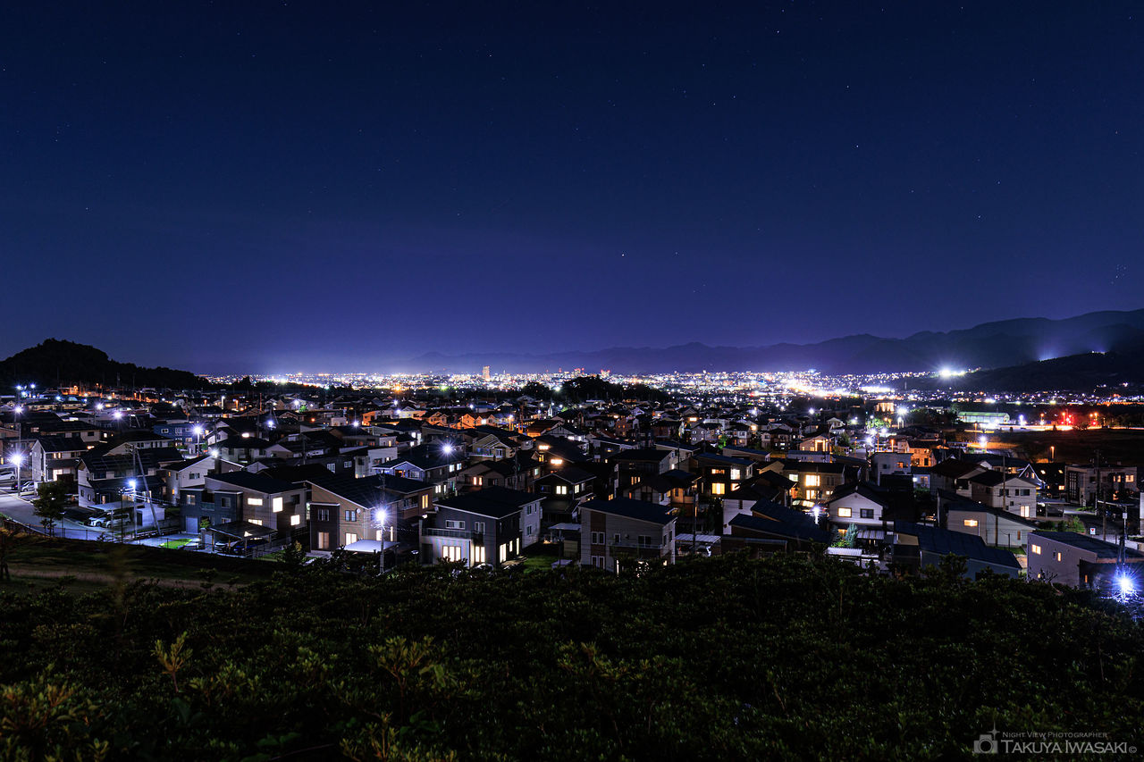 みはらしの丘の住宅街の夜景