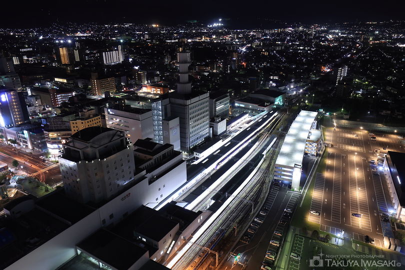 霞城セントラル　24階展望ロビーの夜景スポット写真（3）