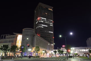 霞城セントラル　24階展望ロビーの夜景スポット写真（6）class=