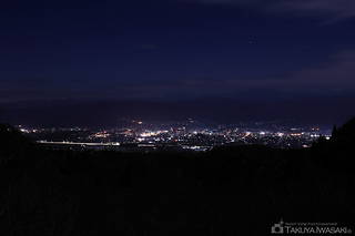 駒ヶ根市内の夜景を広範囲に見渡す