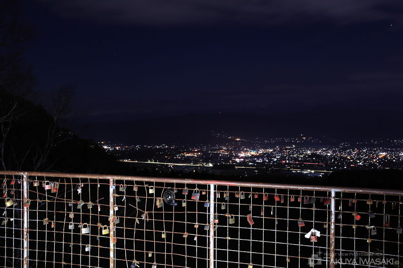 古城公園　あかつきの塔の夜景スポット写真（3）
