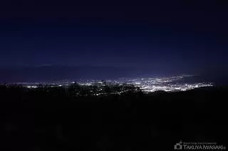 アルプス連峰パノラマ展望台の夜景