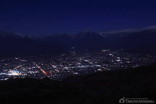 鷹狩山　展望台の夜景スポット写真（2）class=
