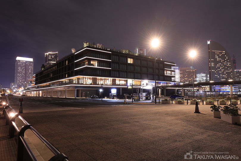 新港ふ頭客船ターミナルの夜景スポット写真（2）