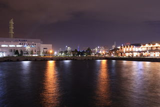 新港ふ頭客船ターミナルの夜景スポット写真（3）class=