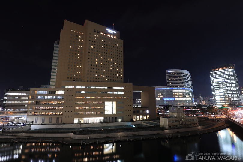 横浜市役所　市民ラウンジの夜景スポット写真（4）