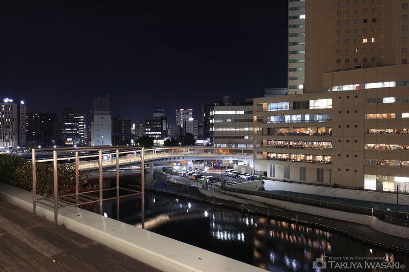 横浜市役所　市民ラウンジの夜景スポット写真（5）