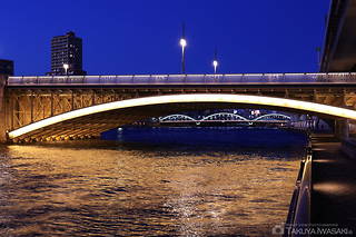 隅田川緑道公園　蔵前橋付近の夜景スポット写真（1）class=