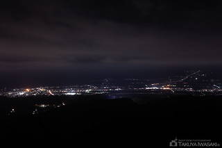 魚沼スカイライン　六日町展望台の夜景スポット写真（2）class=