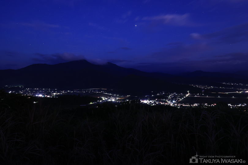 上原高原　記念碑の夜景スポット写真（3）