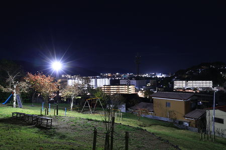 泉町の住宅街を中心とした夜景