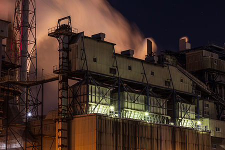 日本製紙 石巻工場から出る水蒸気を写す（望遠レンズ使用）