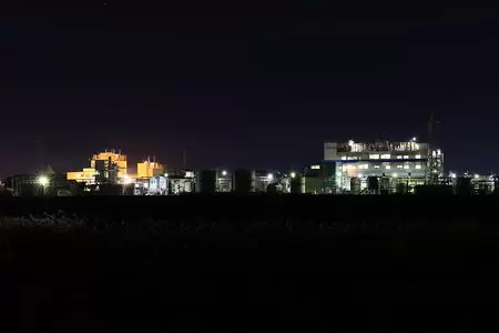小矢部川河川敷（日本ゼオン 高岡工場）の夜景