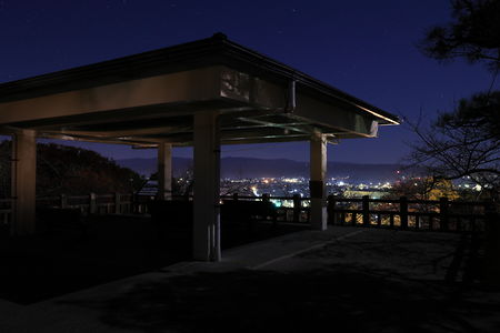 朝日山公園 展望休憩所の夜景スポット写真（2）class=