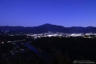 木曽川と中津川市の夜景