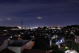 日吉本町駅方面の夜景
