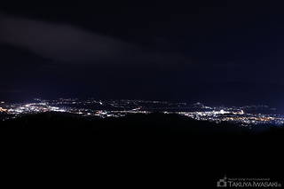 亀岡市内の夜景を見渡す