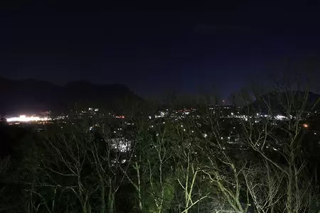 童子山公園の夜景