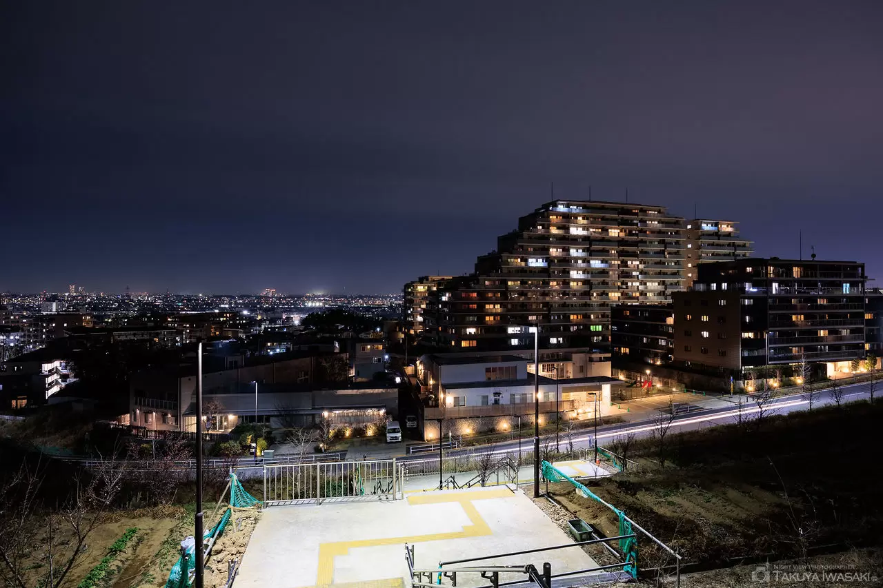 スカイテラス南山の夜景（東京都稲城市）