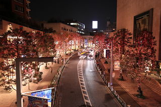 けやき坂通りの夜景スポット写真（3）class=