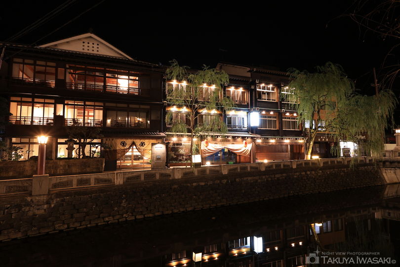 城崎温泉街の夜景スポット写真（1）