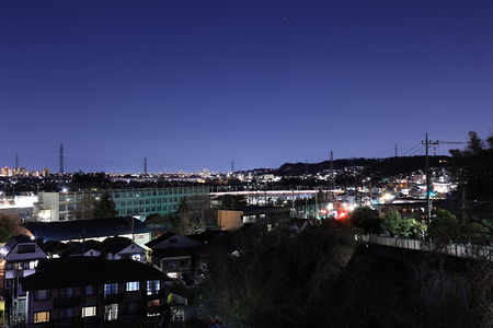 絹ヶ丘橋の夜景スポット写真（2）class=