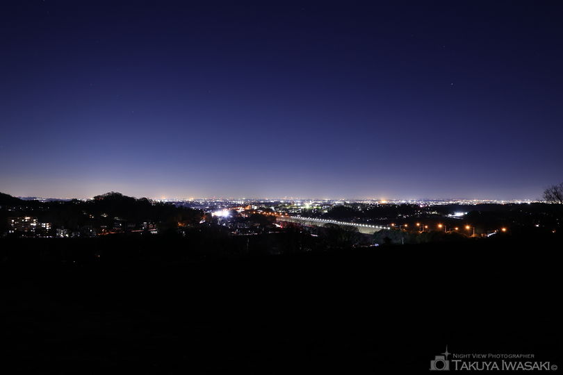 上智学院秦野グラウンド前の夜景スポット写真（1）