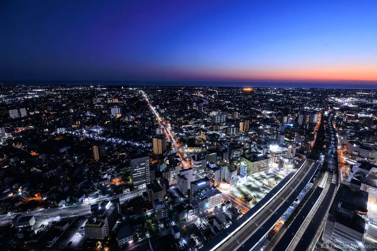 浜松アクトタワー展望回廊の夜景（静岡県浜松市中央区）