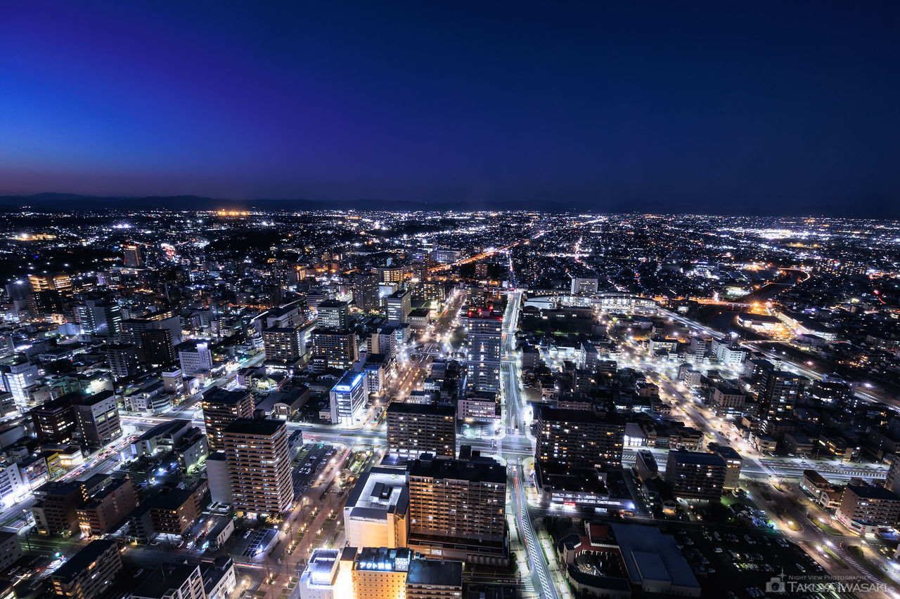 アクト通りを望む