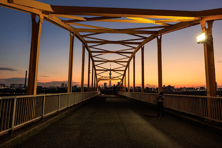 東四つ木避難橋の夜景スポット写真（6）class=