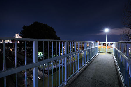 田園都市線瀬田跨線橋の夜景スポット写真（5）class=