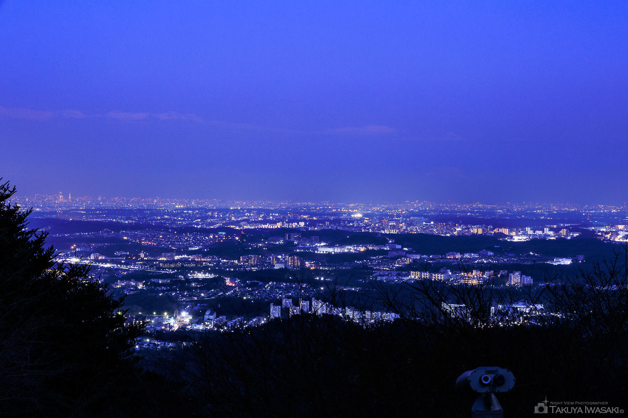 高尾山駅展望台の夜景スポット写真（1）